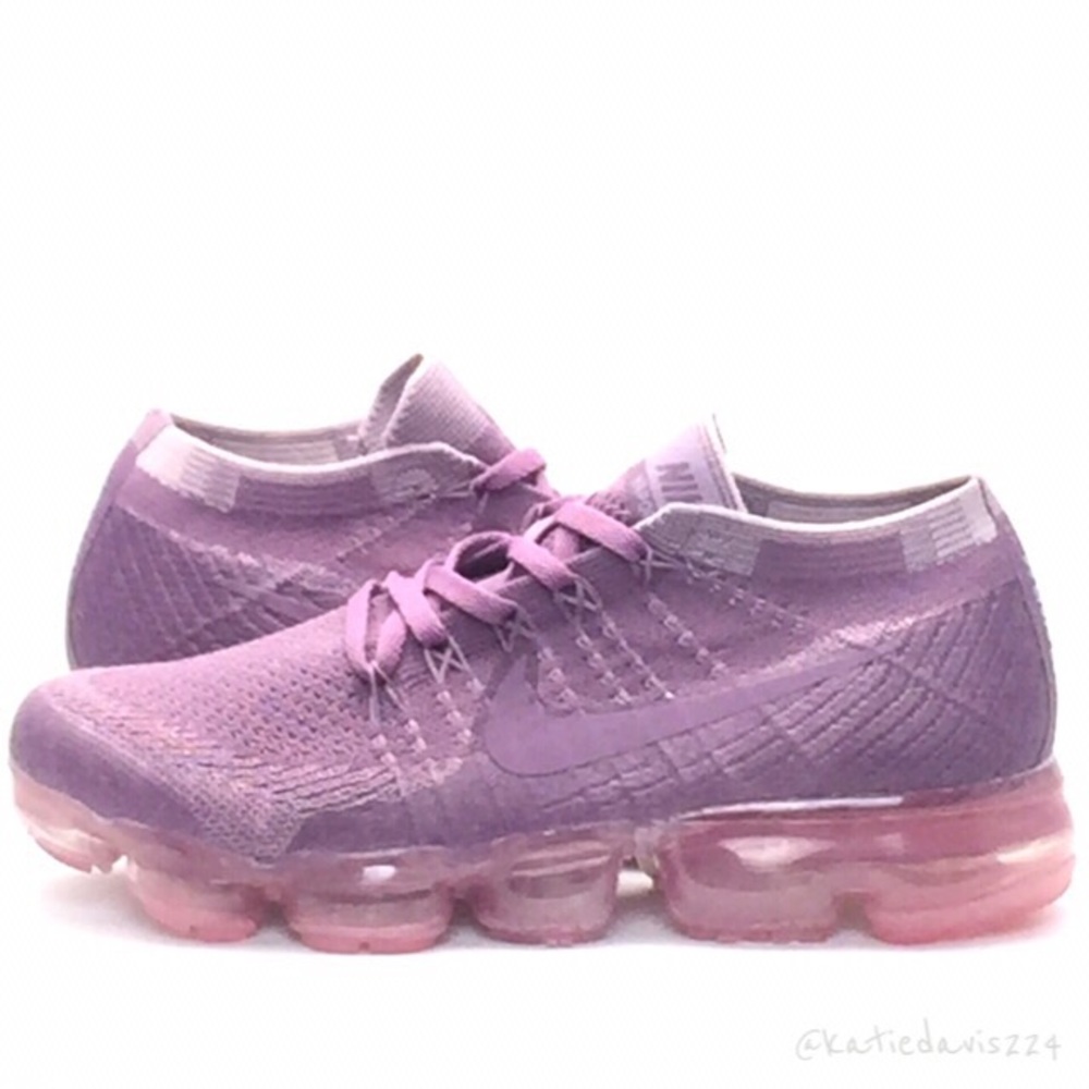 Nike Air VaporMax Flyknit Running Sneaker